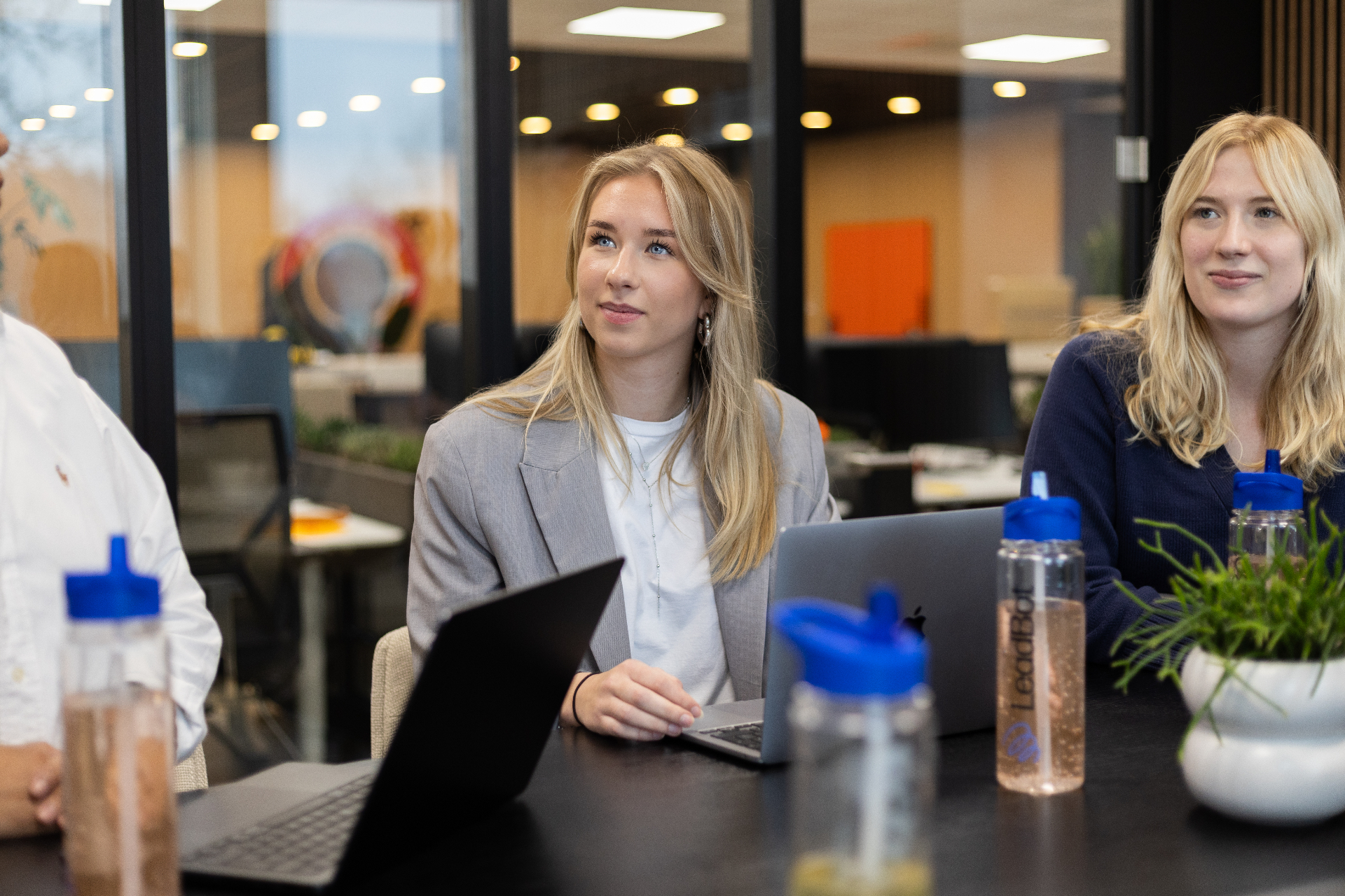 PLACEHOLDER-b2b-vacatures - team in overleg